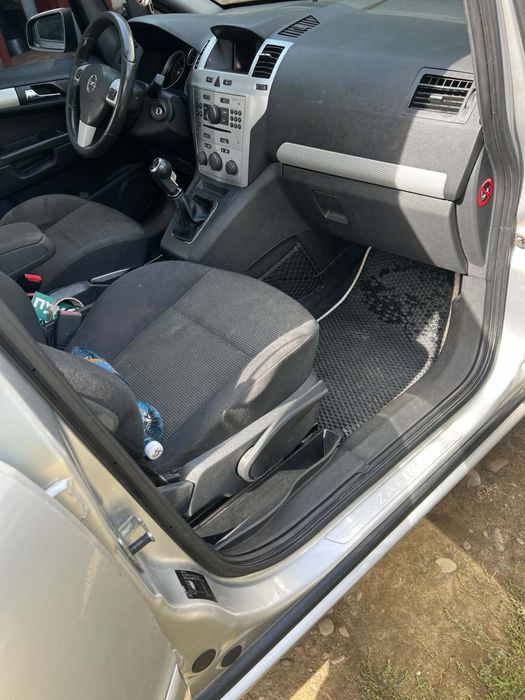 Продам Opel Zafira