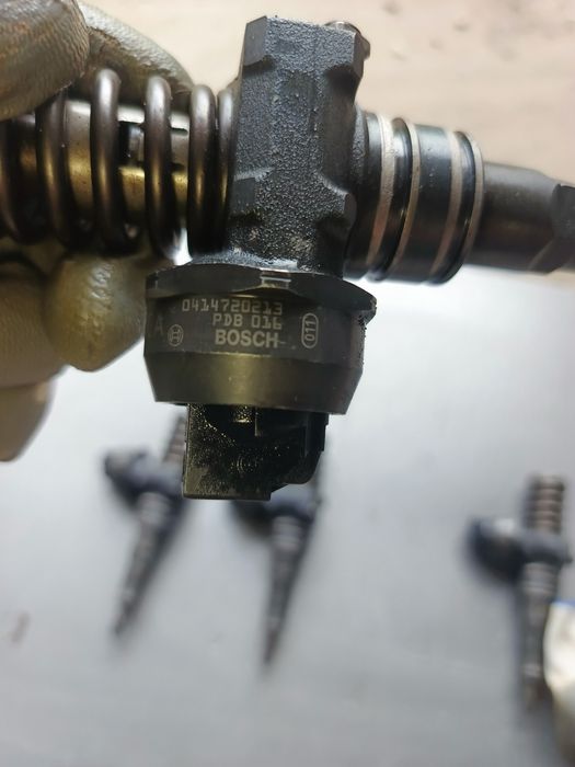Pompowtryski VW Audi Skoda seat 105 km 038130073 AQ sprawne cena za komplet 4 szt