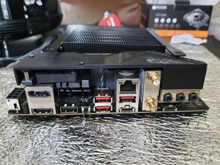 Новый мощный ПК ITX компьютер Ryzen 4350g в суперкорпусе In Win B1