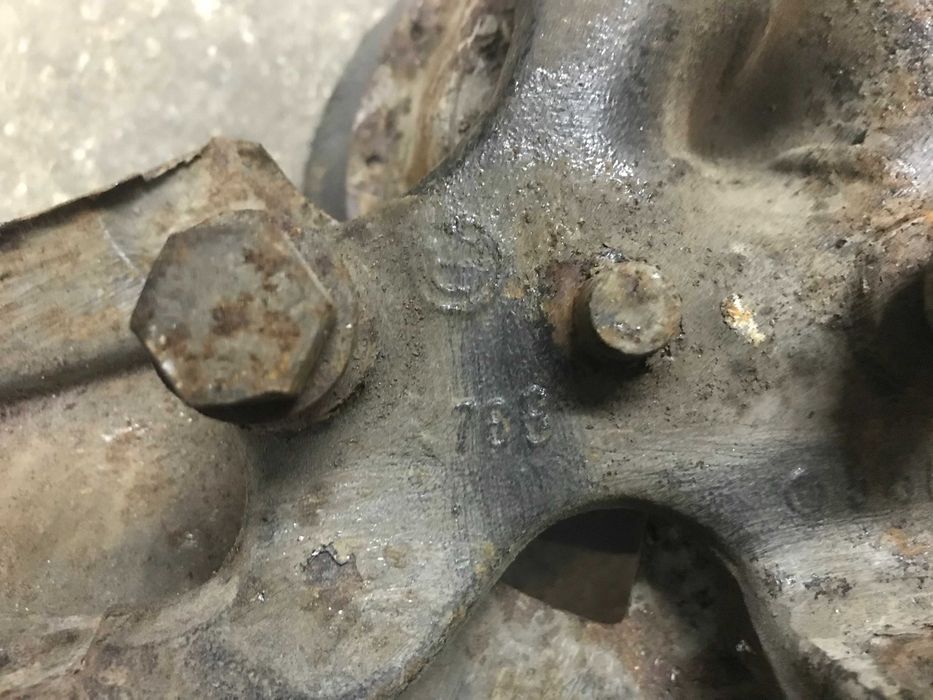 Кулаки поворотные (Цапфа) BMW E34