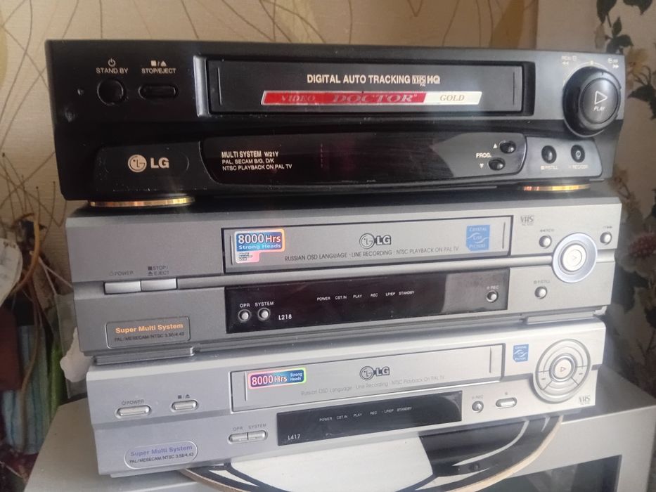 Видеомагнитофон,рабочий