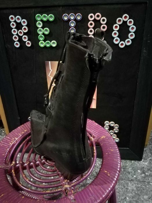 Botas Novas marca Salieri em Pele côr Preta tamanhos 36 e 37