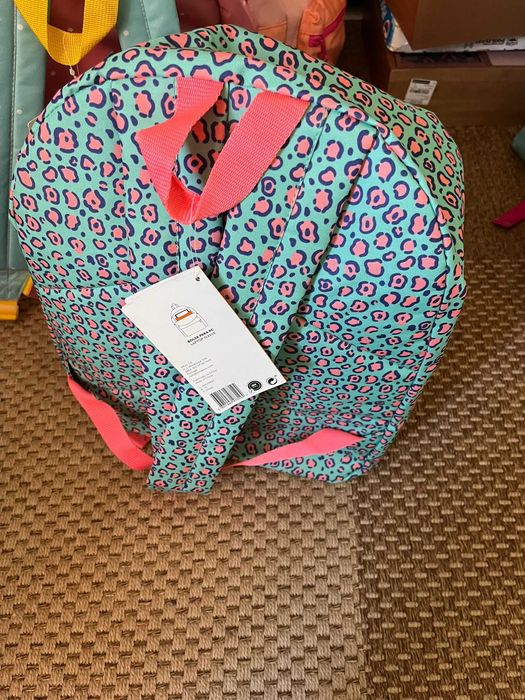 Mochila escolar criança