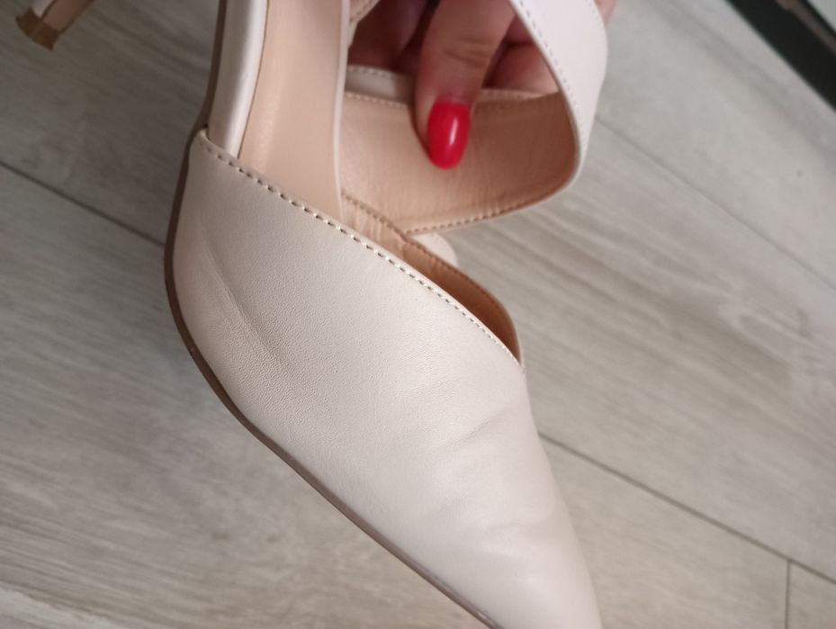 Czółenka na obcasie