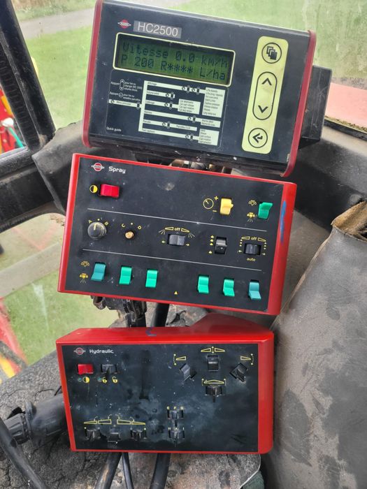 sprzedam opryskiwacz hardi commander 2800