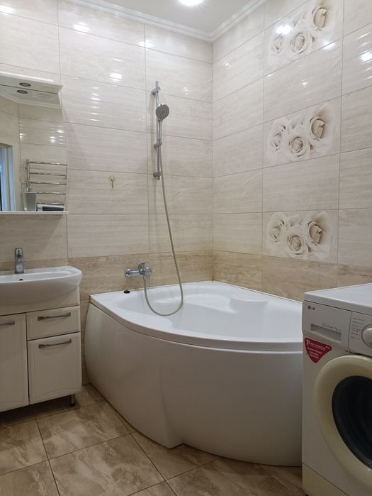 Продам 2 кімн. ЖК Лісовий квартал , вул. Київська, 245