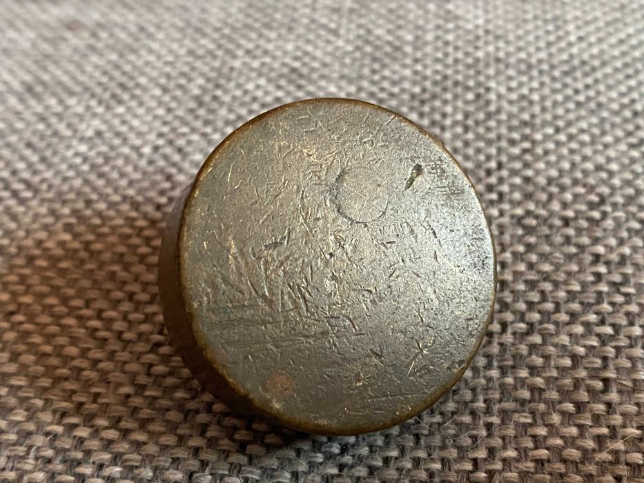 Stary mosiężny odważnik 100 g.
