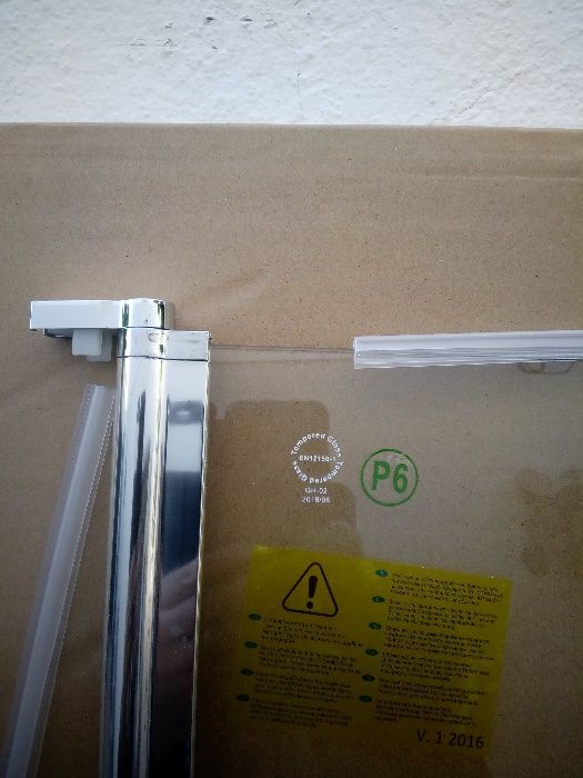 Vidro de polibã em estado novo