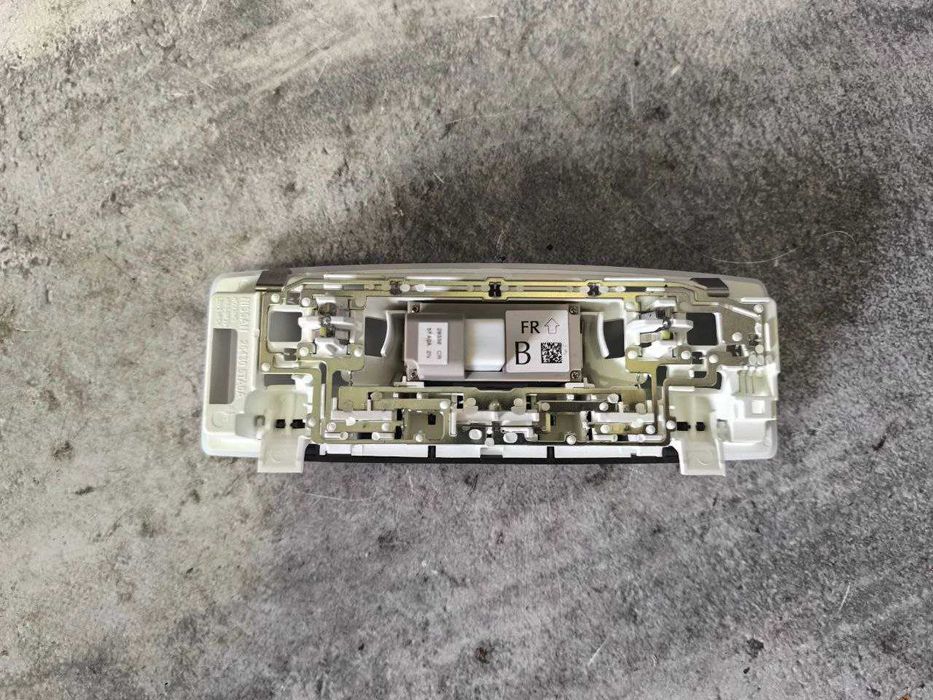 Плафон освітлення салону Nissan Leaf 2  Kicks   264305TA0A