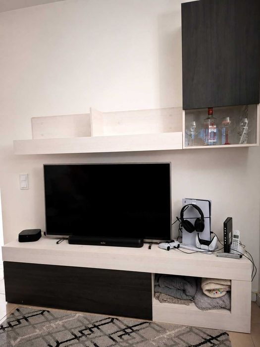 Movel com base tv e arrumação