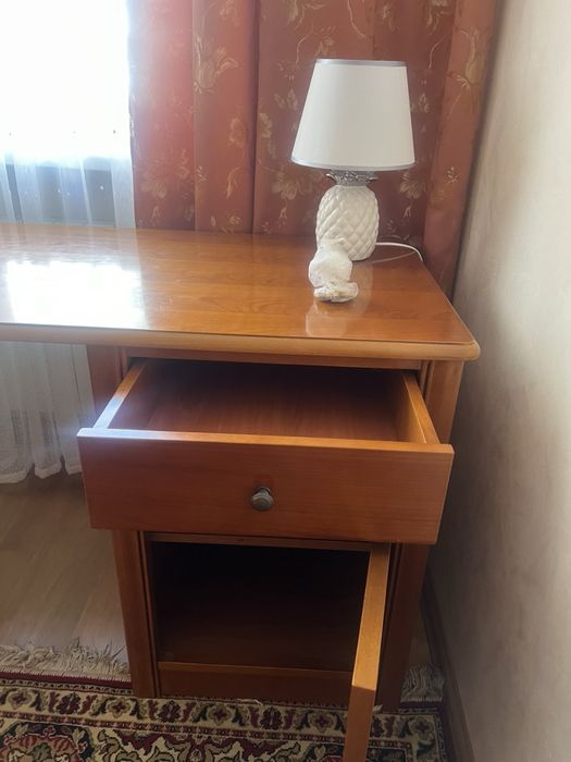 Продам стіл з натурального дерева