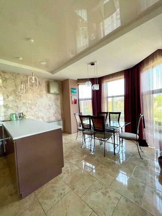 Продам дом в Обуховке, с гостевым домом/озеро/мустанг/седьмое небо