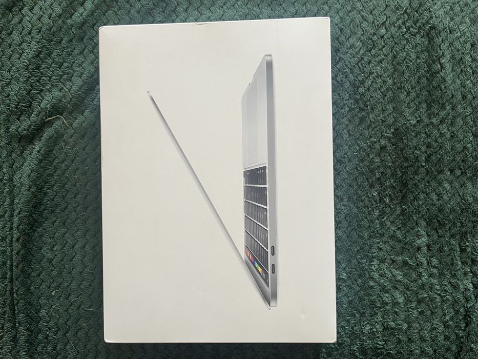 MacBook Pro 13 2020 512, є місяць гарантії