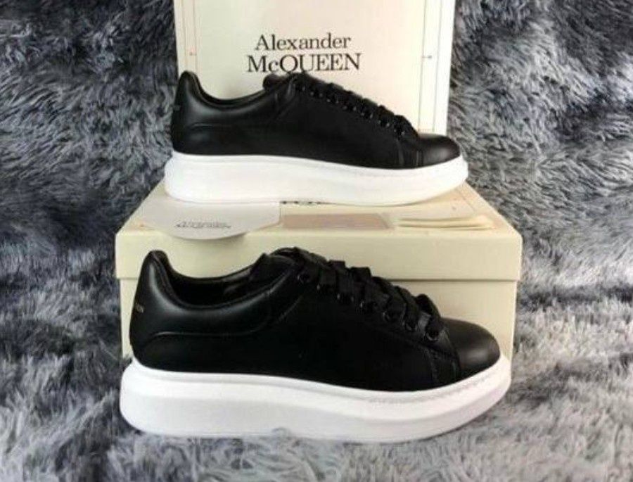 Alexander McQUEEN vários modelos e tamanhos