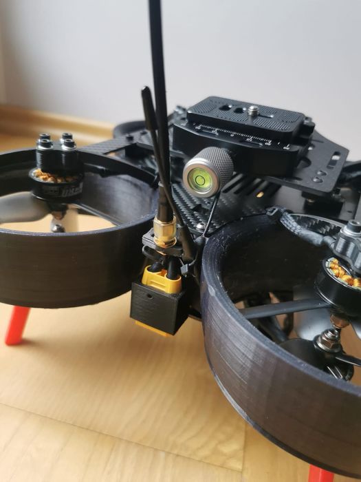 Dron fpv cinelifter x8 cinewhoop blackmagic