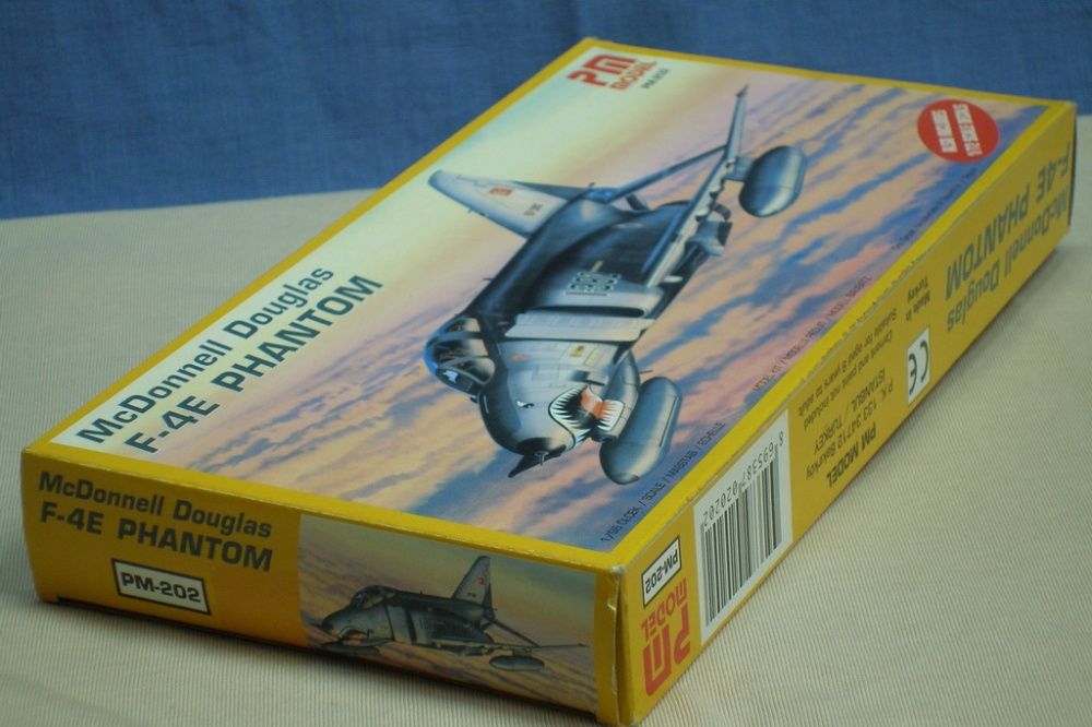 Масштабная модель самолета F-4 "Phantom" сборная, 1:96 *PM-Model*.