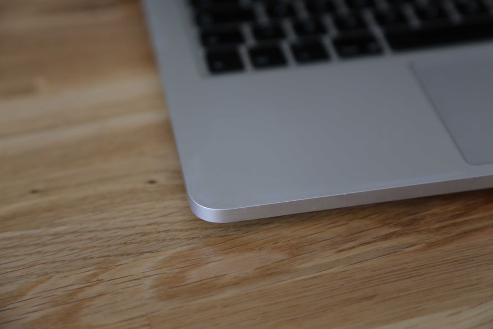 Apple MacBook Pro 13-inch i764730147528195123