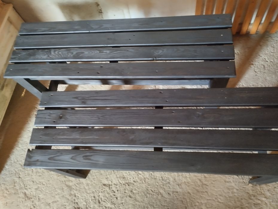 Mesa + bancos  em madeira