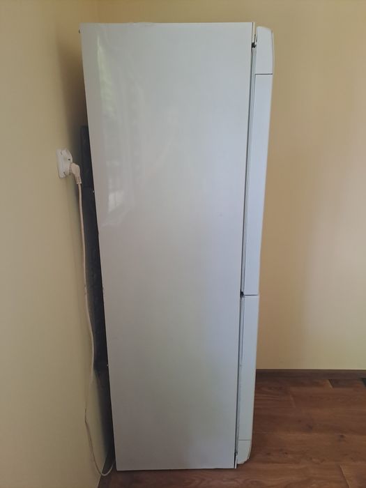 Sprzedam lodówkę ARISTON