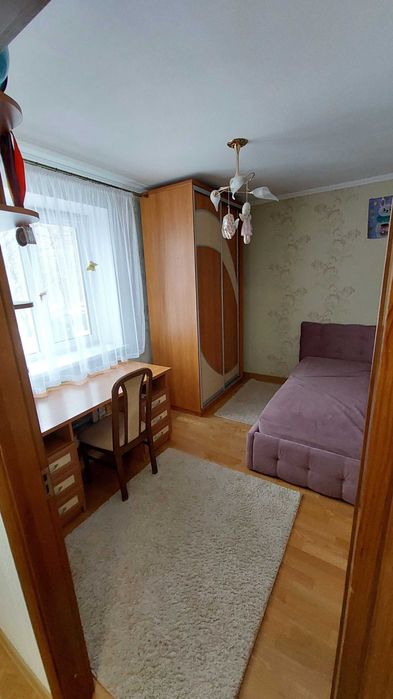 |  Продаж 4-кімнатної доглянутої та укомплектованої квартири