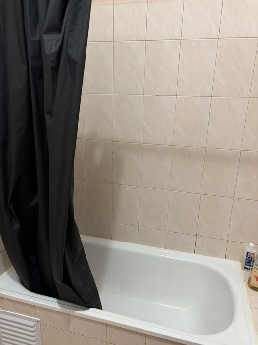 Aluga-se quarto com varanda a trabalhador (preferência)