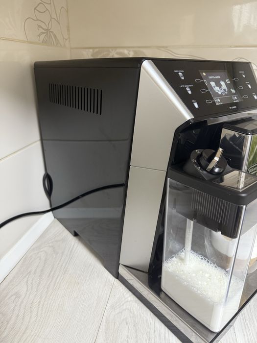 Кавомашина Delonghi  PrimaDonna Class  ECAM 556.55 SB