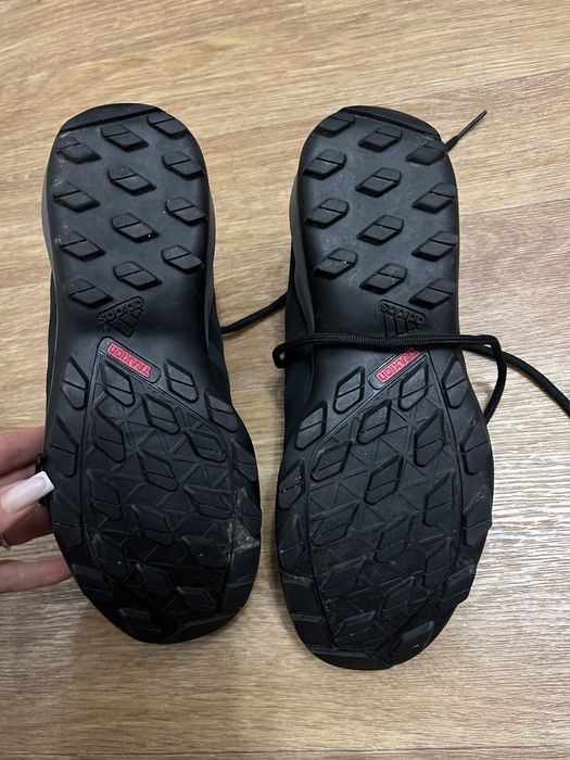 Кроссовки adidas