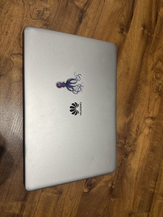 Laptop huawei matebook D