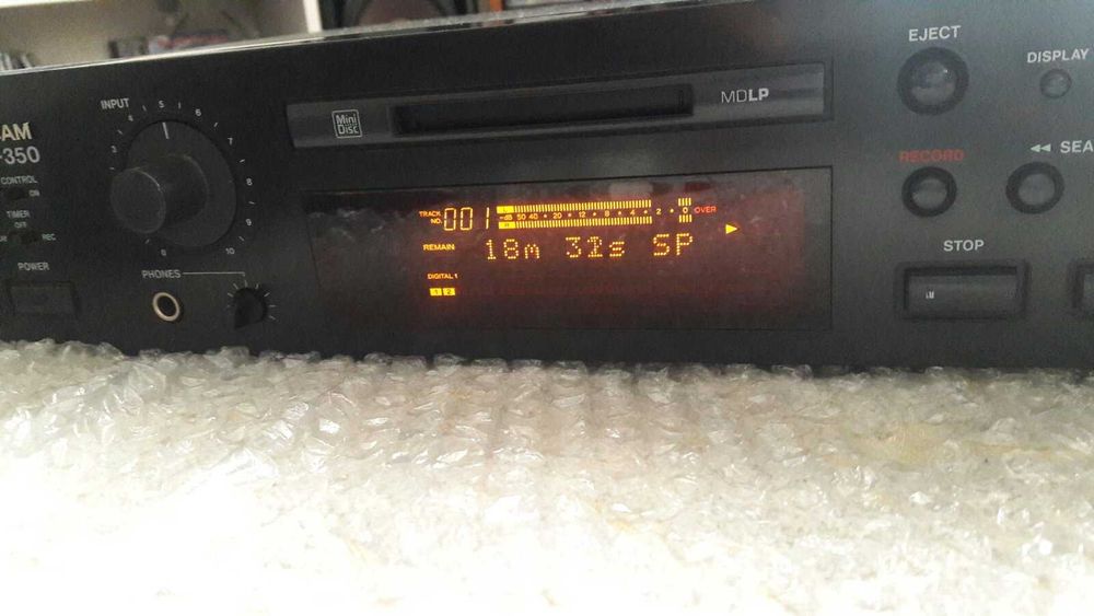 мини дисковая дека Tascam-MD 350 гарантия работы.  без пульта