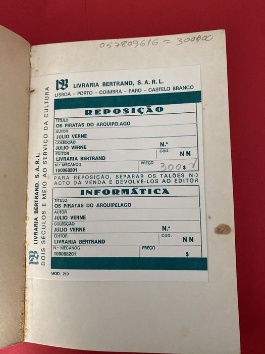 Livro Júlio Verne “os piratas do arquipélago”