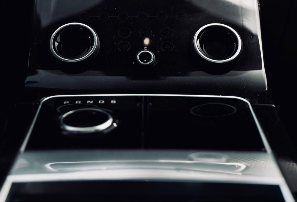 Rajge Rover Velar 2.0 R-Dynamic D240