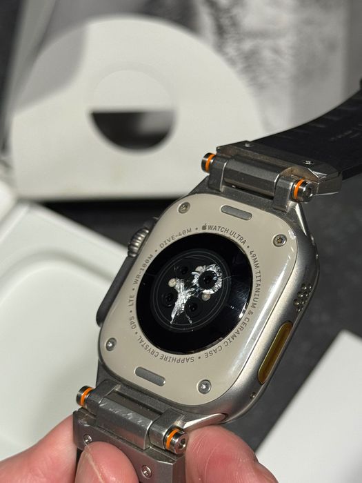 Apple Watch Ultra 49mm Titanium