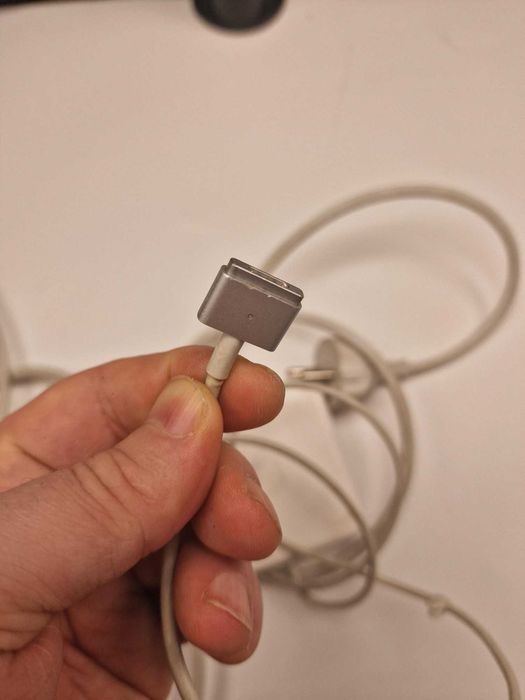 Apple MagSafe 2 85W – oryginalny zasilacz do MacBook Pro