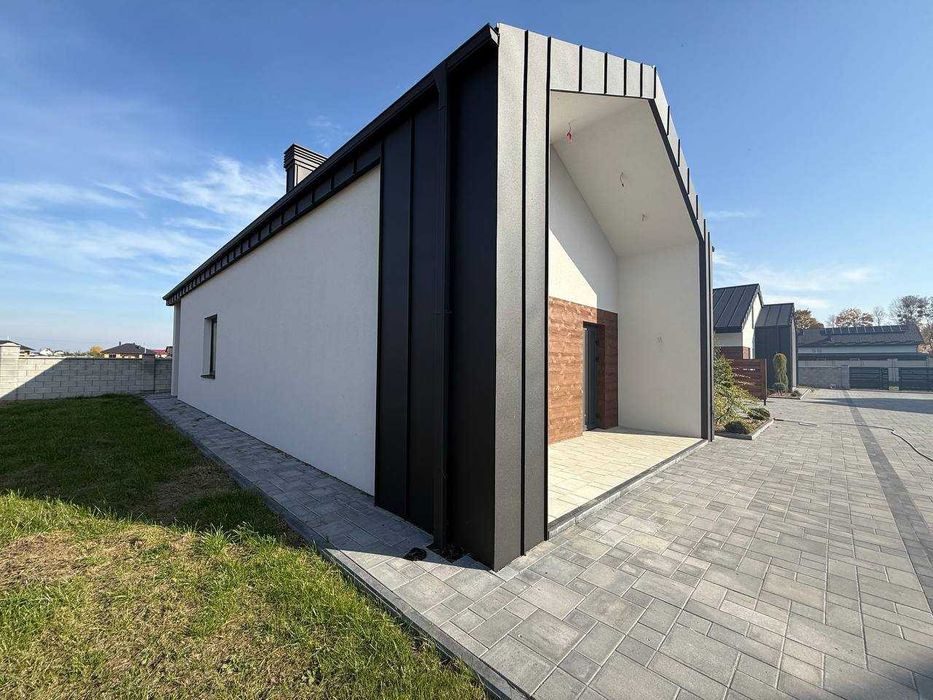 Продаж окремостоячого будинку за Авторинком