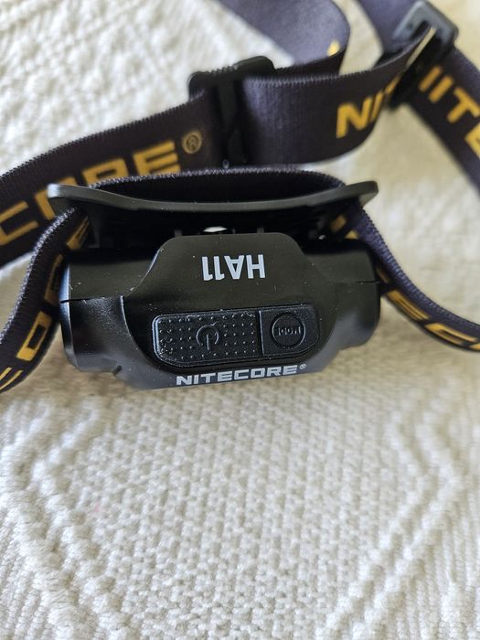 Lanterna de Cabeça Nitecore HA11 – 240 Lumens