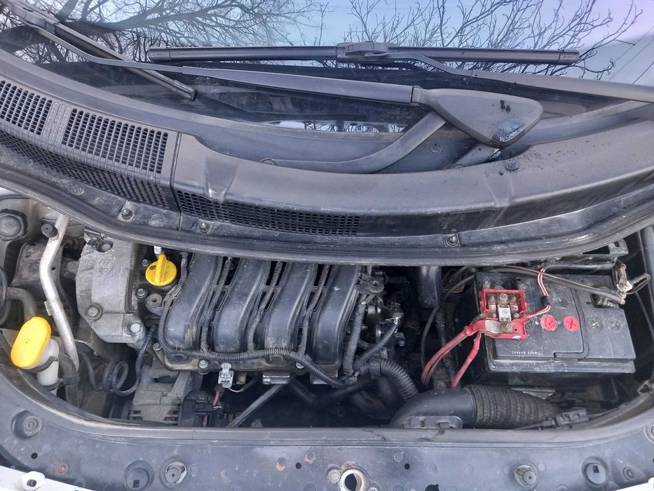 Renault Scenic 2 .1.6 бензин.2004 год