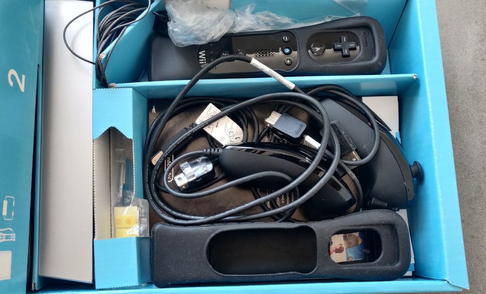 Nintendo Wii preta em caixa 9 jogos e Wii Balance