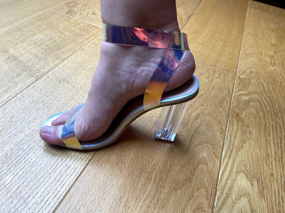 Holograficzne buty, sandały na obcasie, na słupku - na wesele