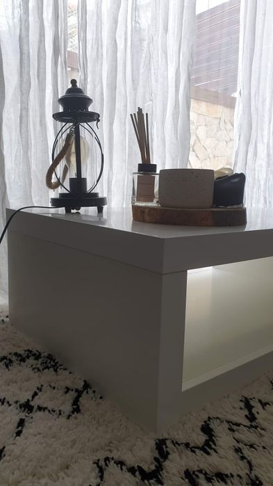 Mesa de centro branca – Jomel – usada, excelente preço