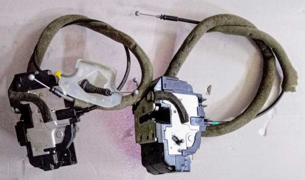 Замки задних дверей Nissan Qashqai J10