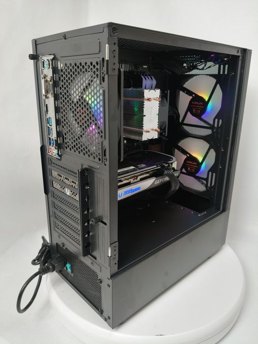 Komputer Gamingowy Ryzen 7 5700, RTX 4070 Super, 32 GB,SSD,Win 11 Pro