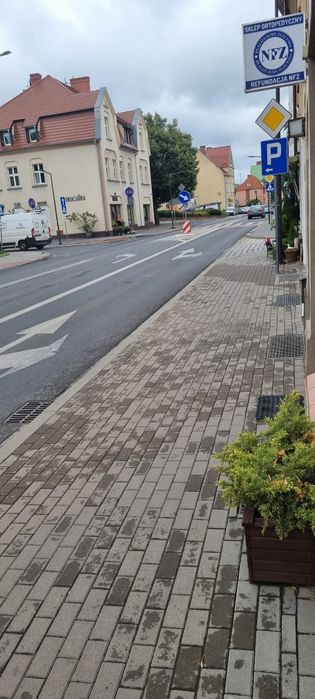 Sprzedam Lokal użytkowy usługowy Wołów Piłsudskiego 19 30 m^2 główna u