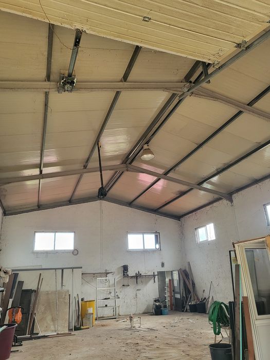 Armazém, industrial  em loivos chaves