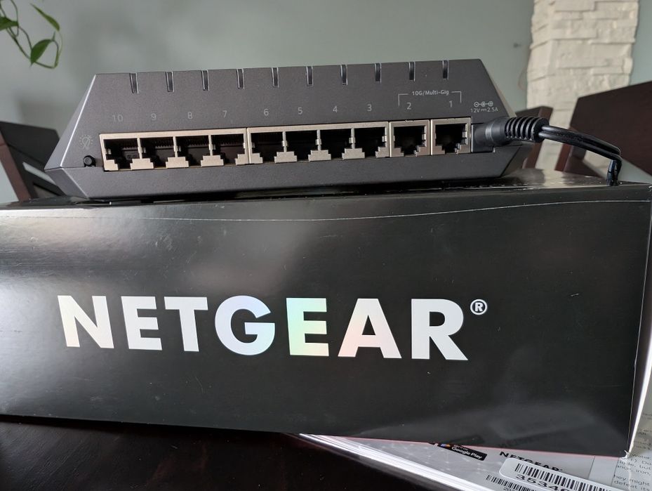 Switch gamingowy Netgear Nighthawk SX10 - 10GB/s