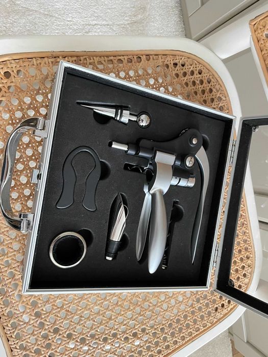 NOWY zestaw do wina ładne opakowanie