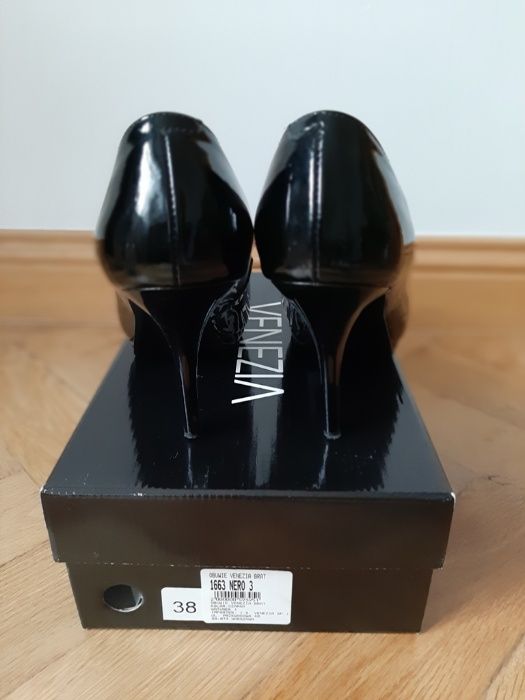 Buty na obcasie szpilki lakierowane Venezia 38