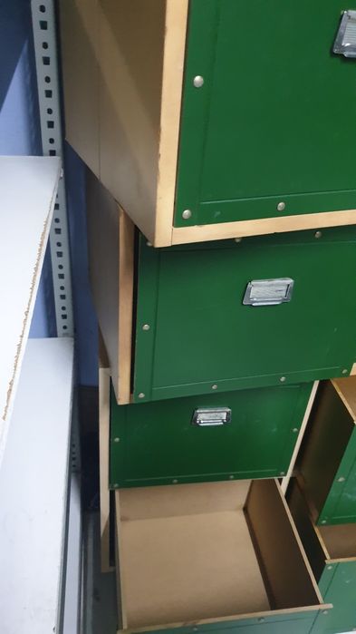 Armario com 10 gavetas