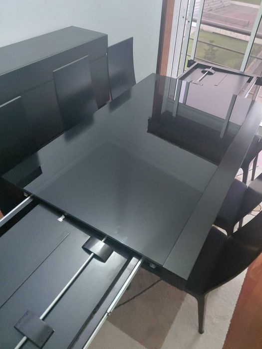 Conjunto Sala de Jantar Madeira Maciça (Mesa extensível + 7 Cadeiras + Aparador + Espelho)