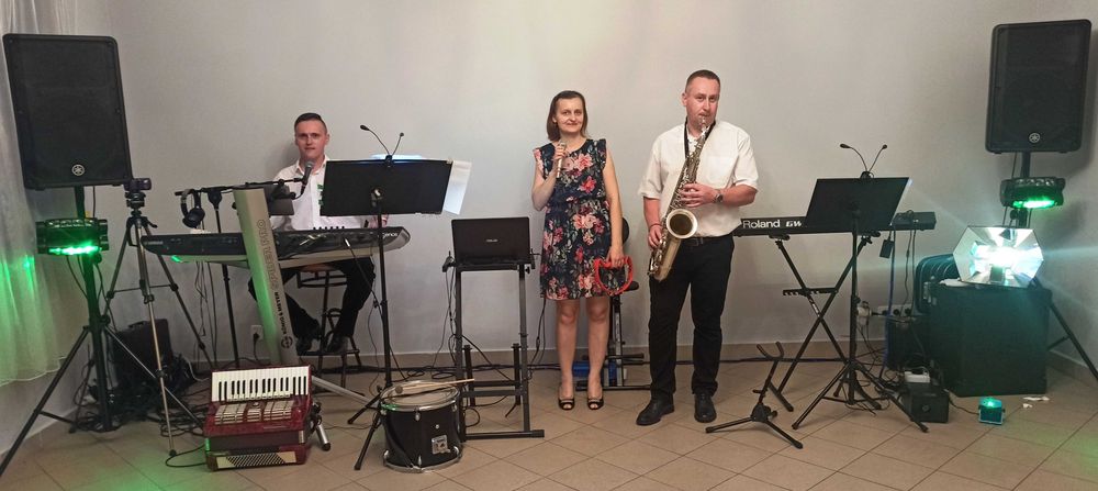 DJ + wodzirej / wokalistka + akordeon i muzyka za stołami