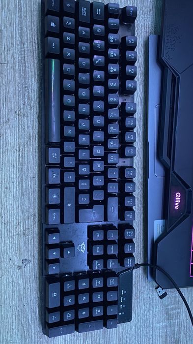 Teclado gamer trust